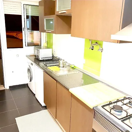 With 2 Bedrooms In With Furnished Terrace And Wifi 11 Km From The Beach