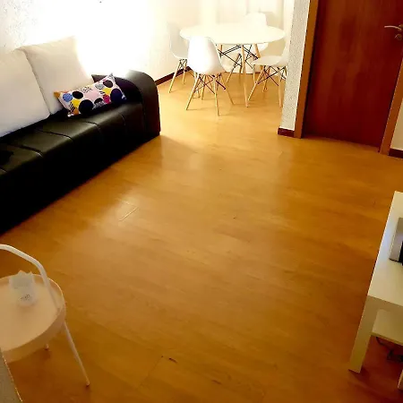 With 2 Bedrooms In With Furnished Terrace And Wifi 11 Km From The Beach Алмада