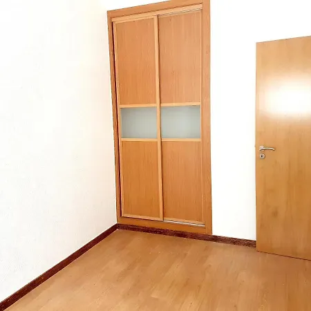 Апартаменты With 2 Bedrooms In With Furnished Terrace And Wifi 11 Km From The Beach
