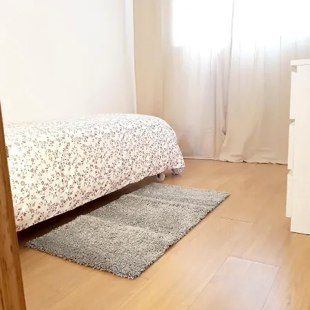 With 2 Bedrooms In With Furnished Terrace And Wifi 11 Km From The Beach Алмада